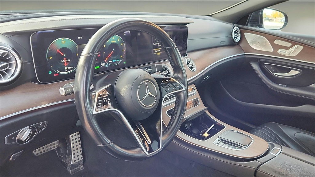 Vehicle image 9 of 34
