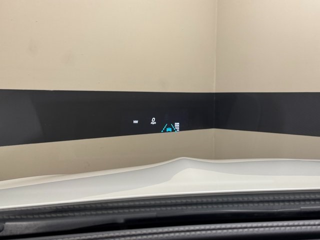 Vehicle image 13 of 29