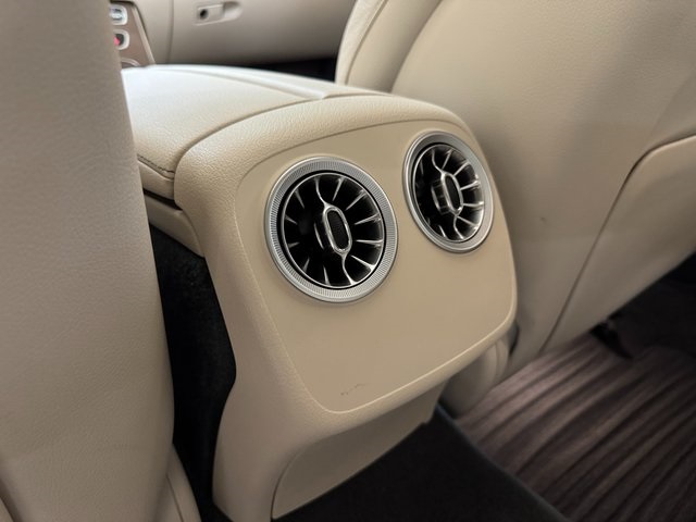 Vehicle image 20 of 29