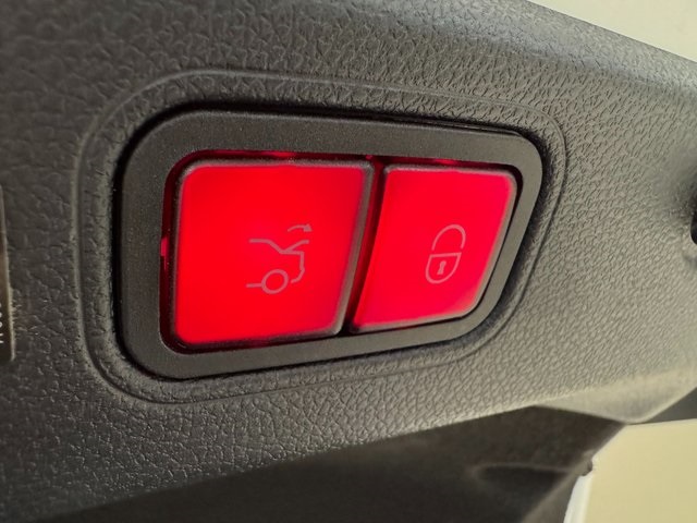 Vehicle image 25 of 29