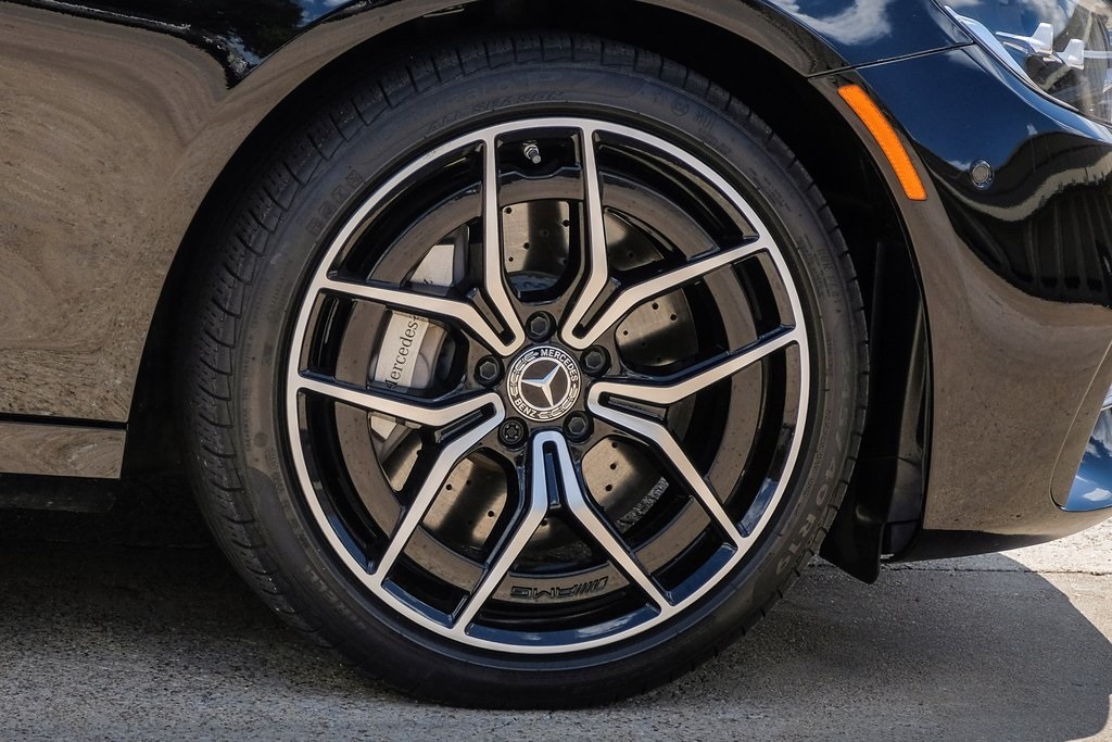 Vehicle image 17 of 57