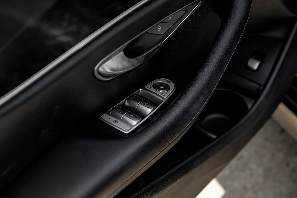 Vehicle image 52 of 57
