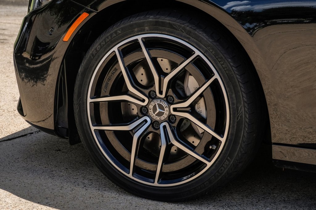 Vehicle image 20 of 57