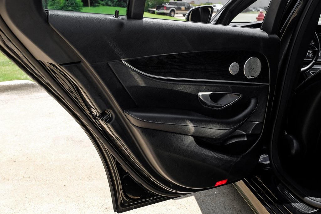 Vehicle image 39 of 57