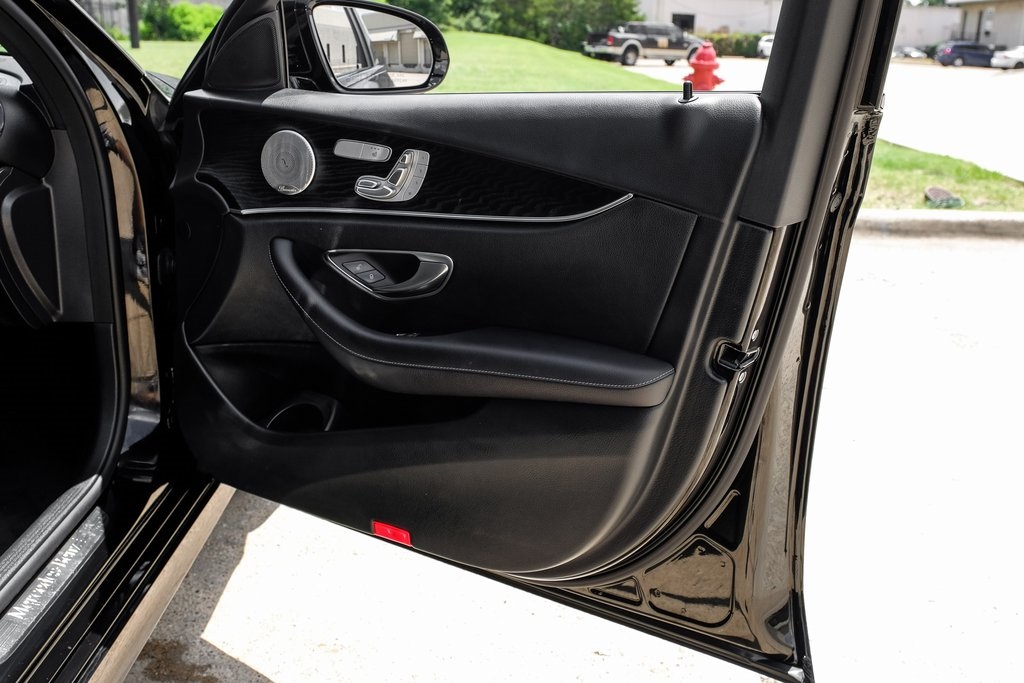 Vehicle image 53 of 57