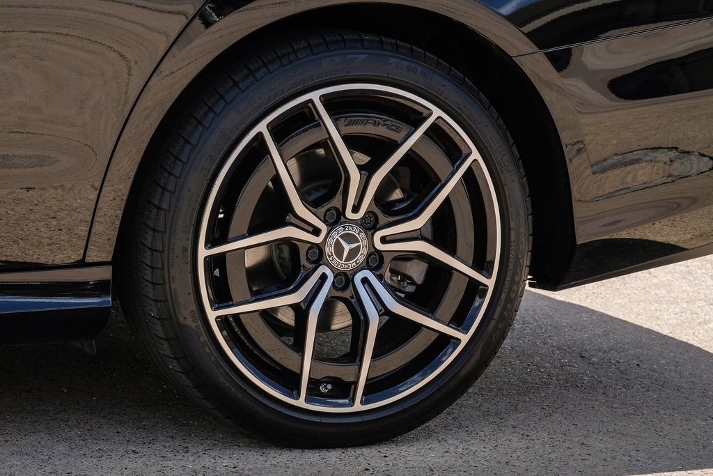 Vehicle image 18 of 57
