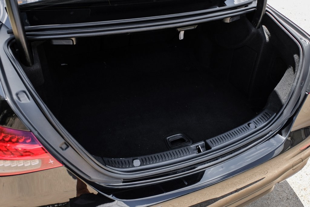 Vehicle image 21 of 57