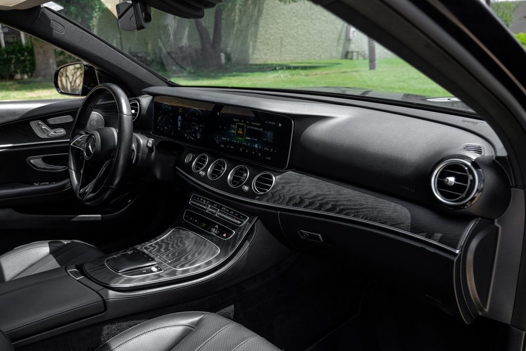 Vehicle image 29 of 57