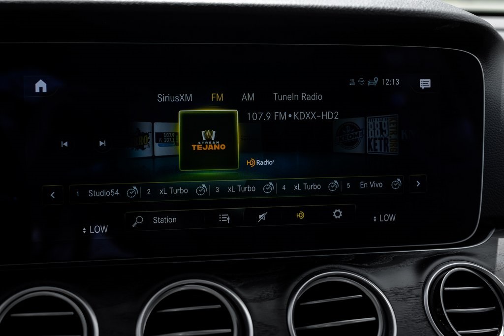 Vehicle image 36 of 57
