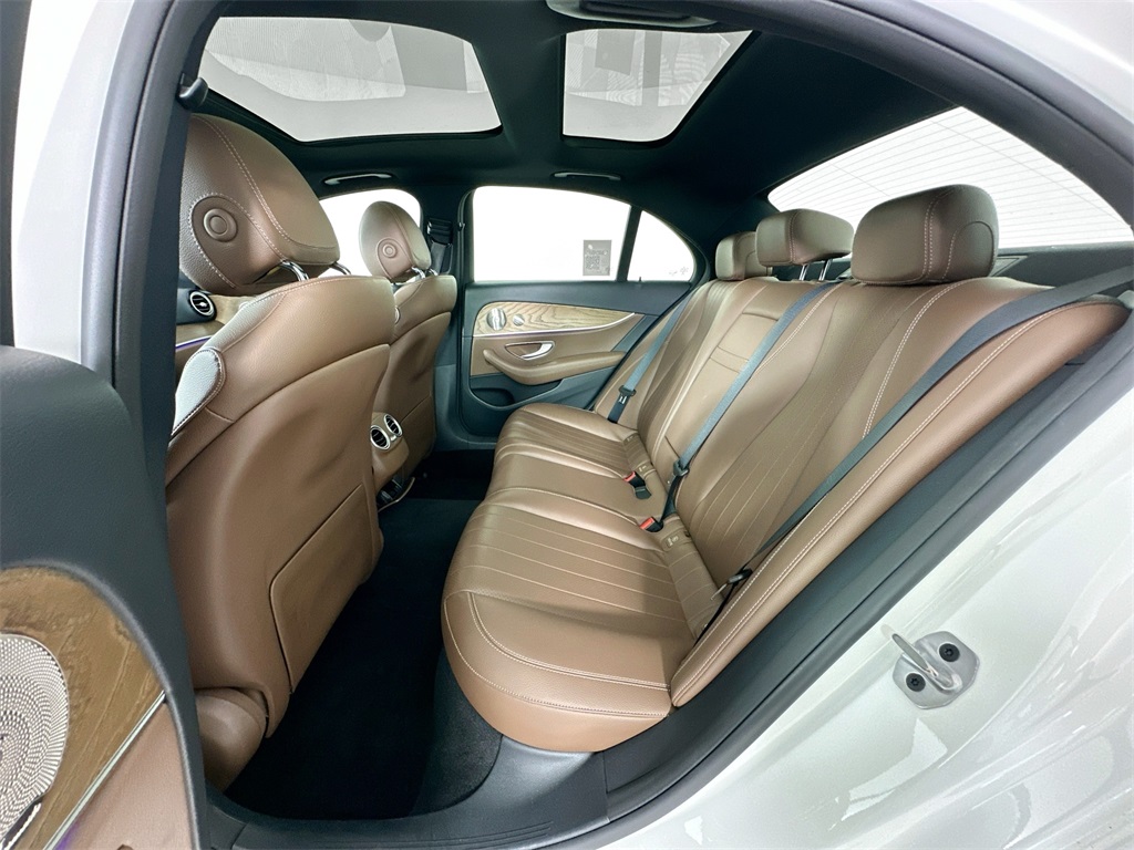 Vehicle image 13 of 33