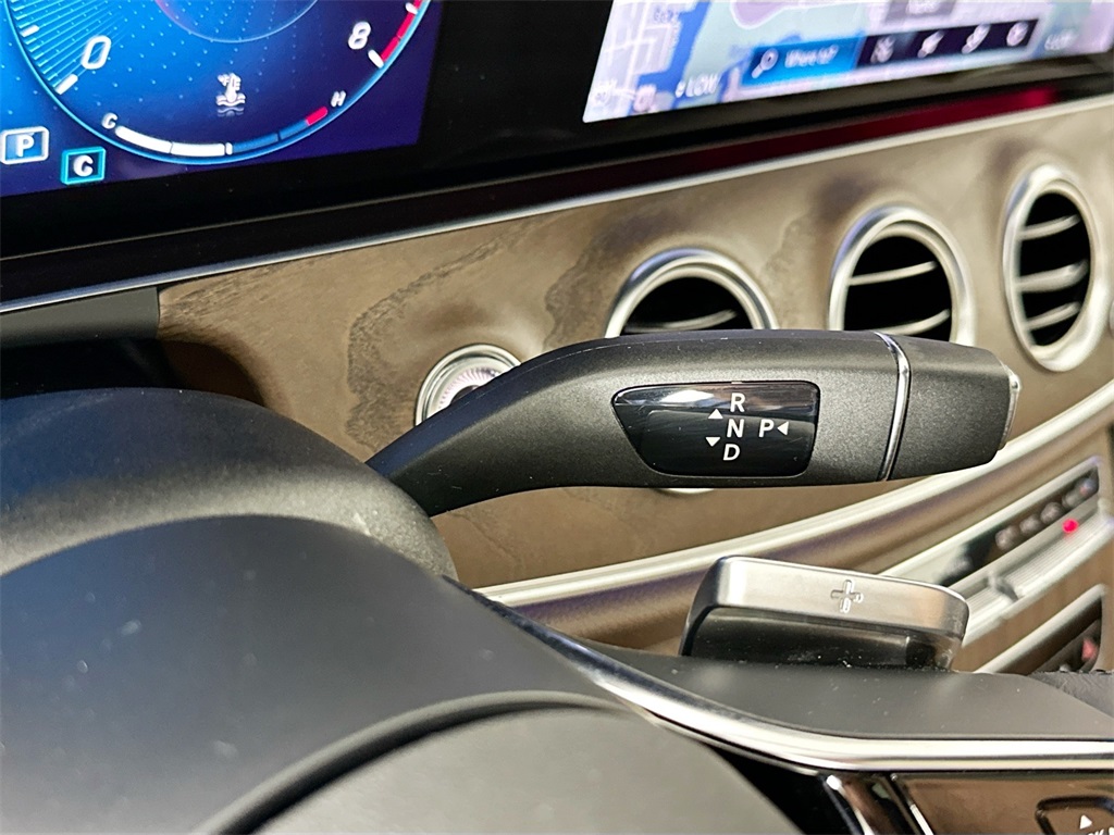Vehicle image 32 of 33
