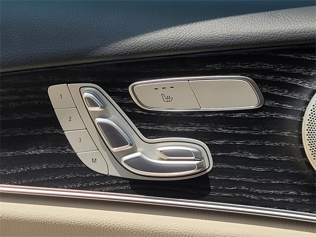 Vehicle image 26 of 35