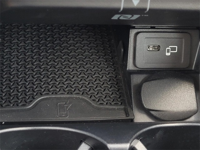 Vehicle image 23 of 35
