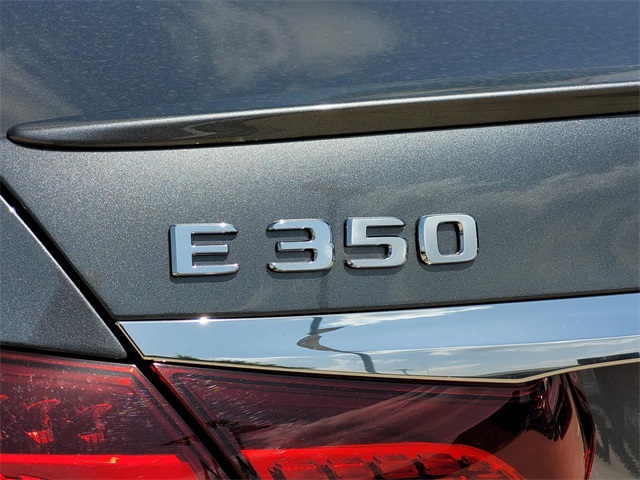 Vehicle image 11 of 35