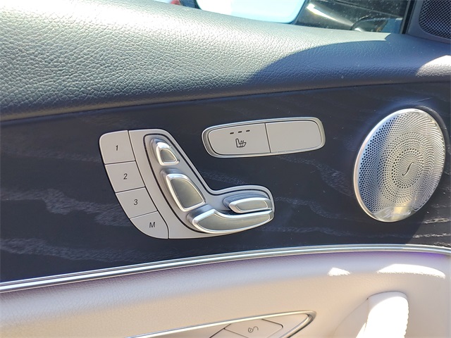 Vehicle image 20 of 31