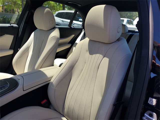 Vehicle image 19 of 31