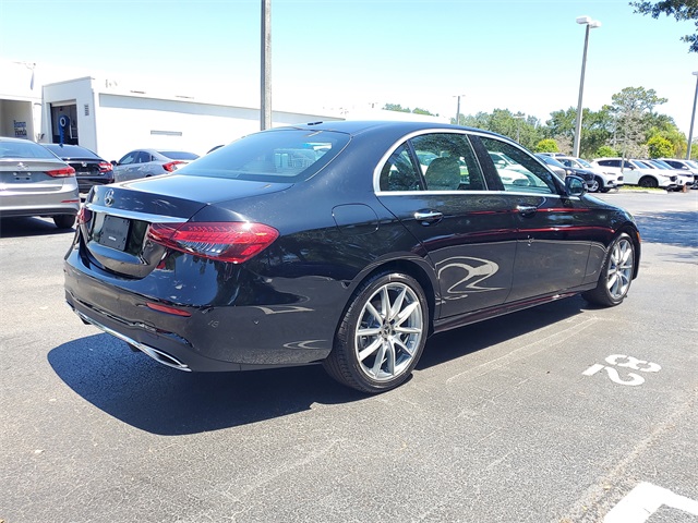 Vehicle image 4 of 31