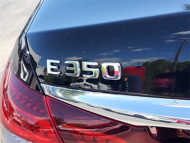 Vehicle image 9 of 31