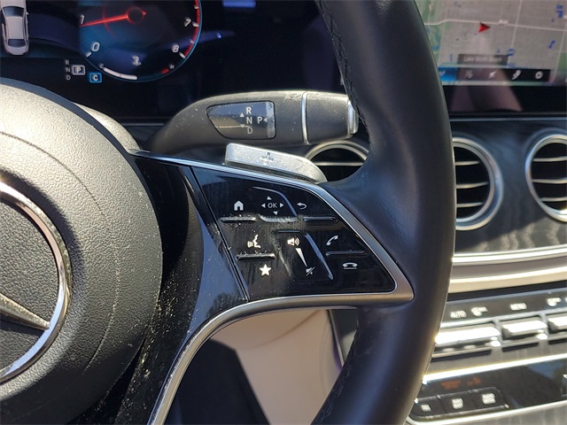 Vehicle image 24 of 31