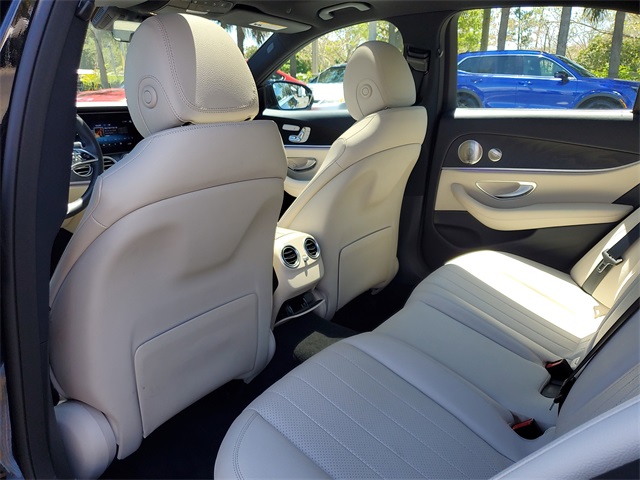 Vehicle image 11 of 31