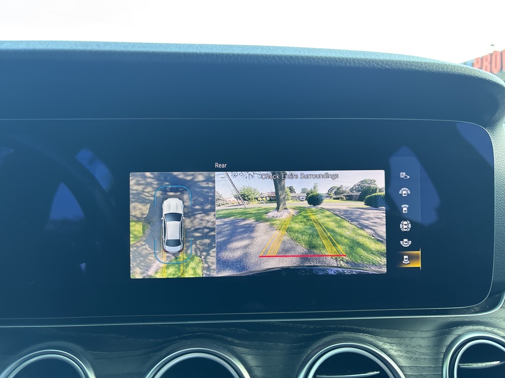 Vehicle image 23 of 49