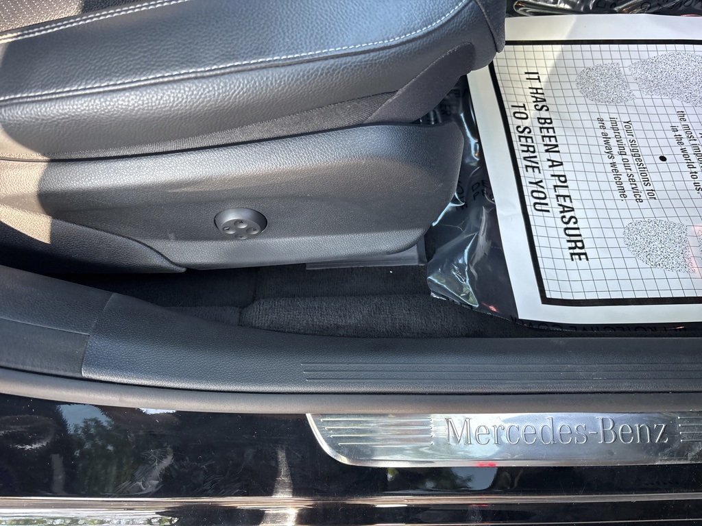 Vehicle image 31 of 49
