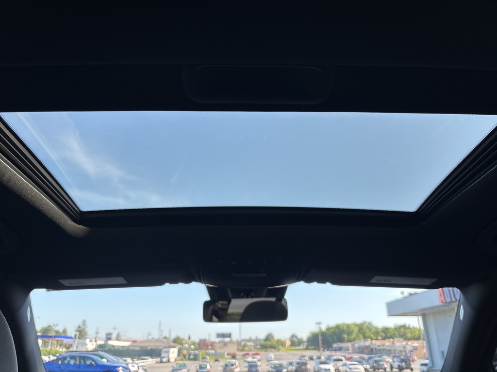 Vehicle image 16 of 49