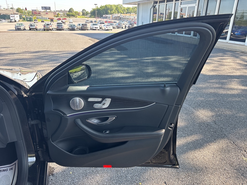 Vehicle image 45 of 49