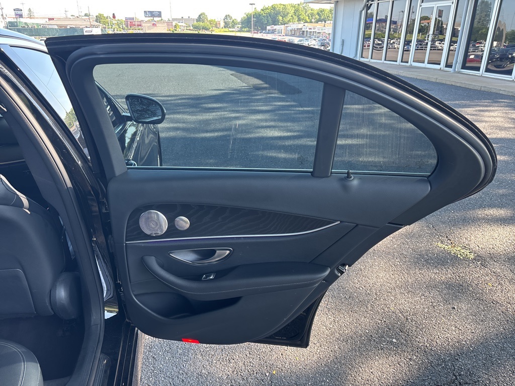 Vehicle image 44 of 49