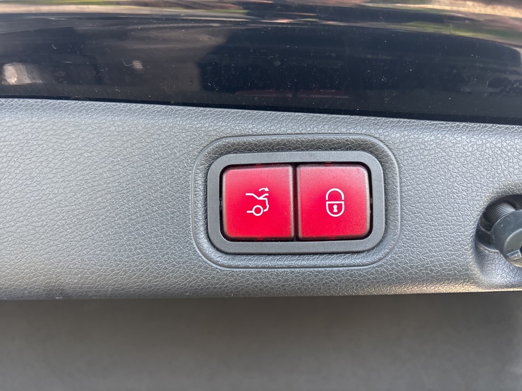 Vehicle image 29 of 49
