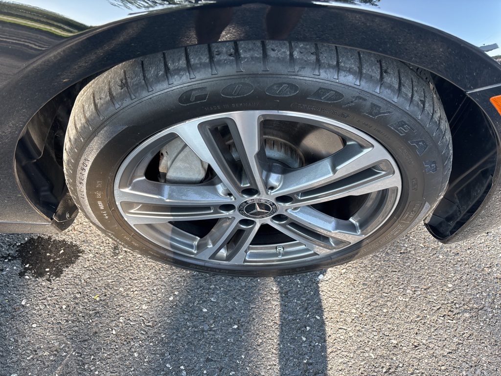 Vehicle image 9 of 49