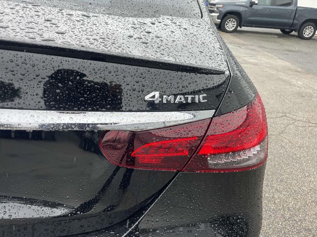 Vehicle image 10 of 32