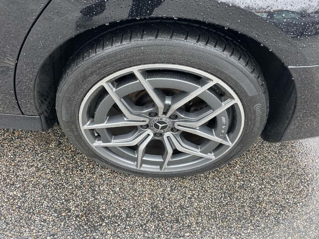 Vehicle image 12 of 32