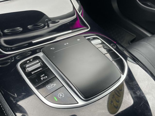 Vehicle image 24 of 32