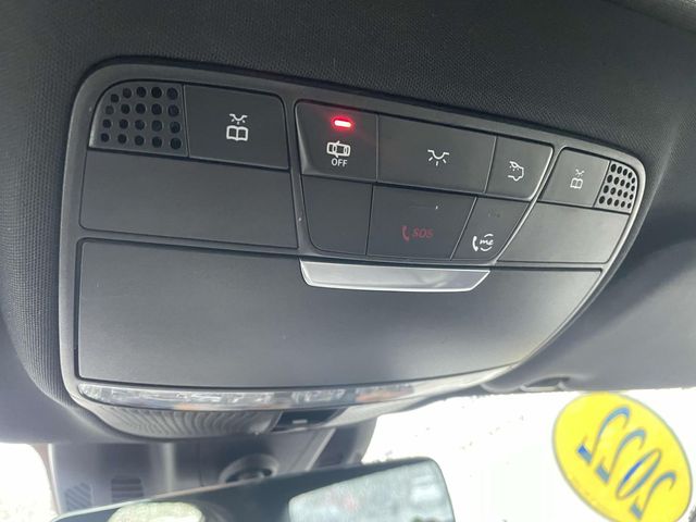 Vehicle image 25 of 32