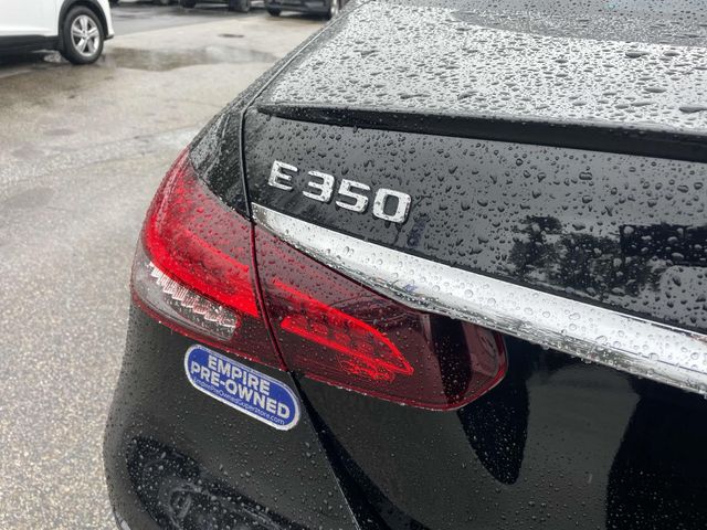 Vehicle image 9 of 32