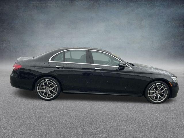 Vehicle image 4 of 32