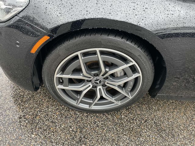 Vehicle image 11 of 32