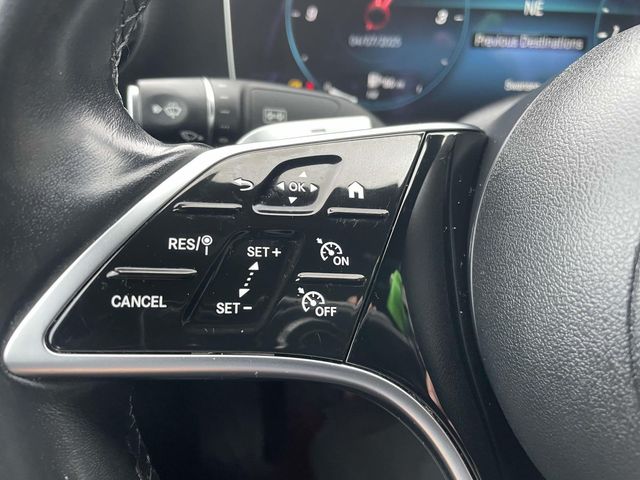 Vehicle image 29 of 32