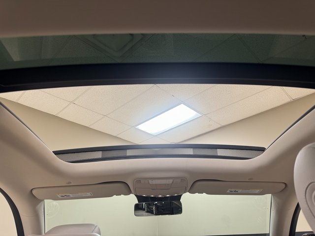 Vehicle image 11 of 32