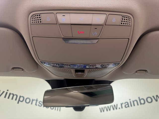 Vehicle image 28 of 32
