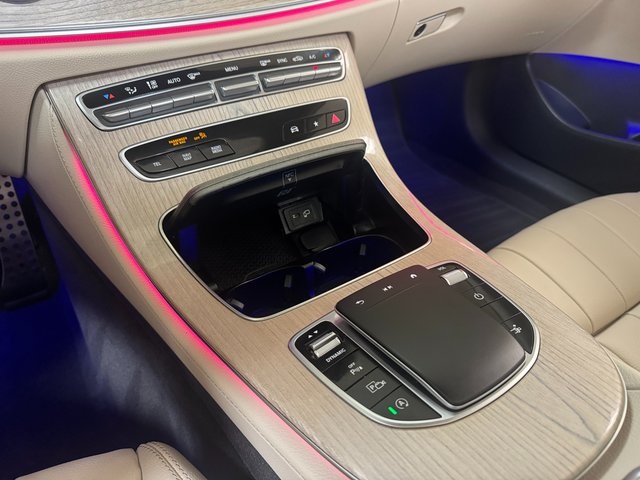 Vehicle image 18 of 32