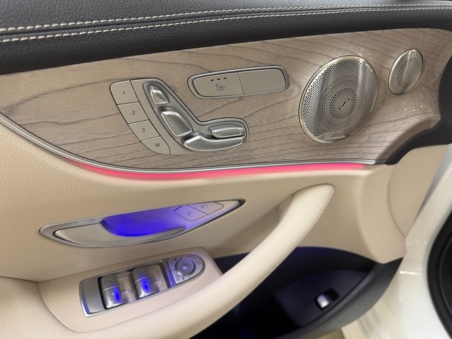 Vehicle image 19 of 32
