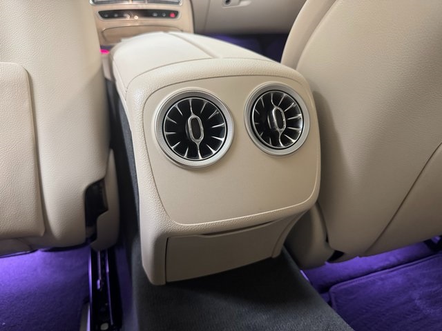 Vehicle image 21 of 32