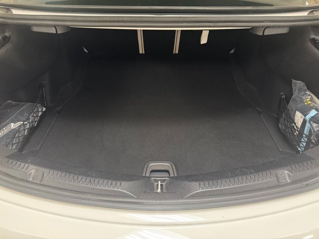 Vehicle image 9 of 32
