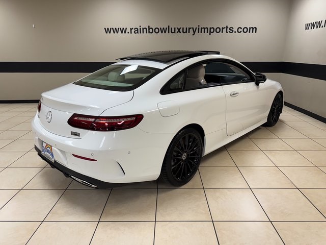 Vehicle image 4 of 32