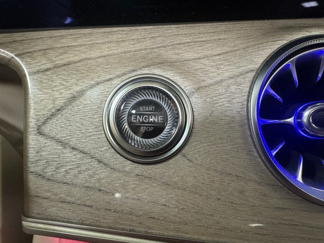 Vehicle image 25 of 32