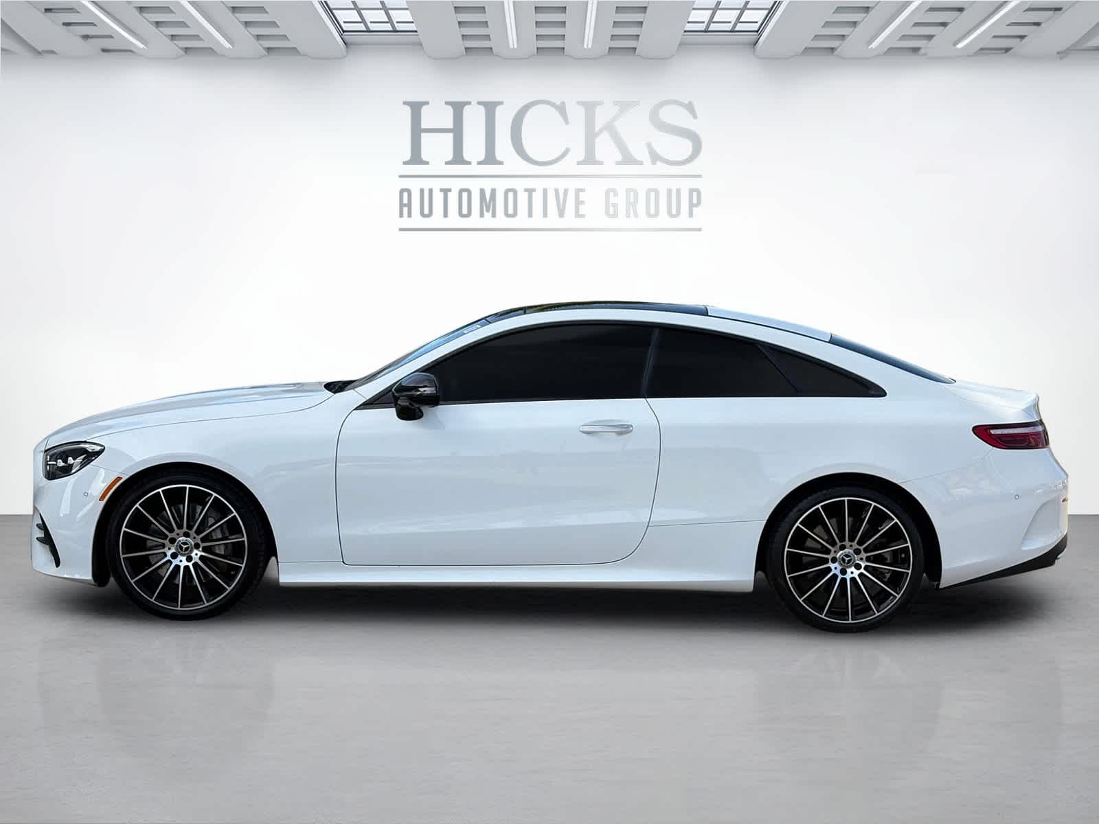 Vehicle image 7 of 21