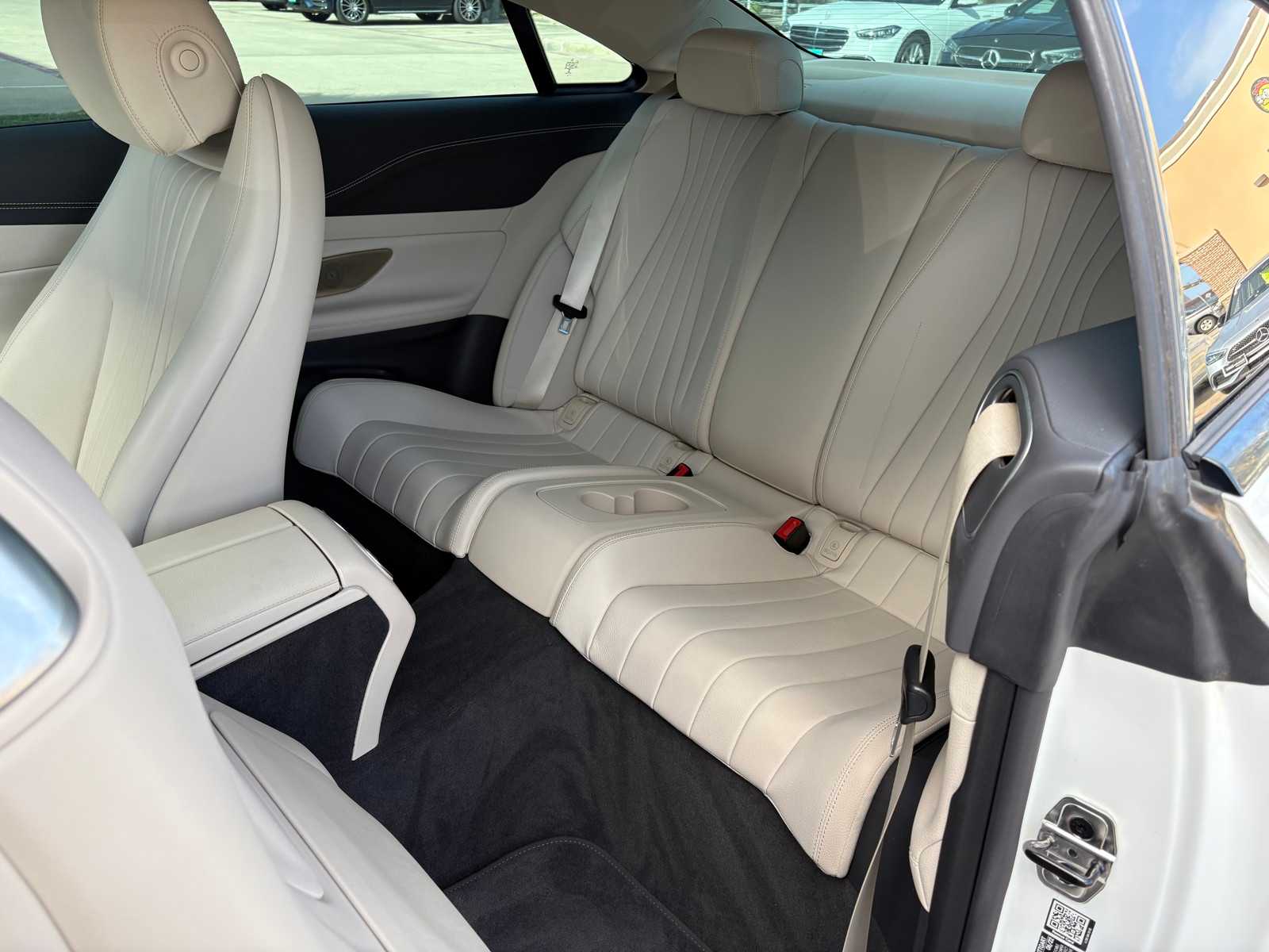 Vehicle image 10 of 21