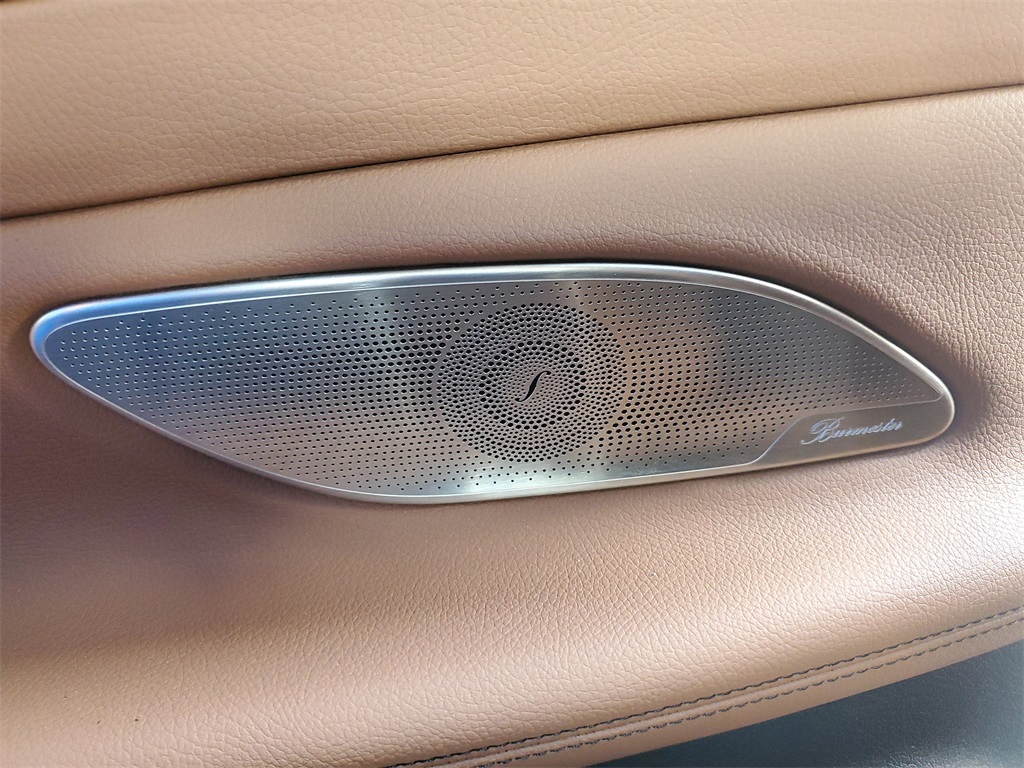 Vehicle image 24 of 40